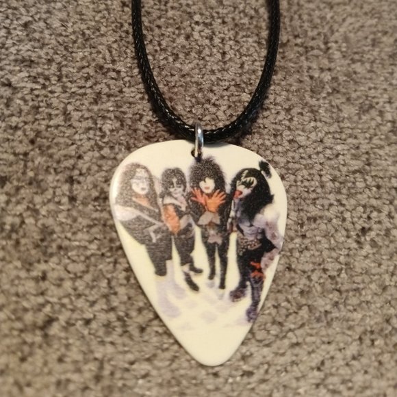 KISS GROUP GUITAR PICK NECKLACE - Picture 1 of 1